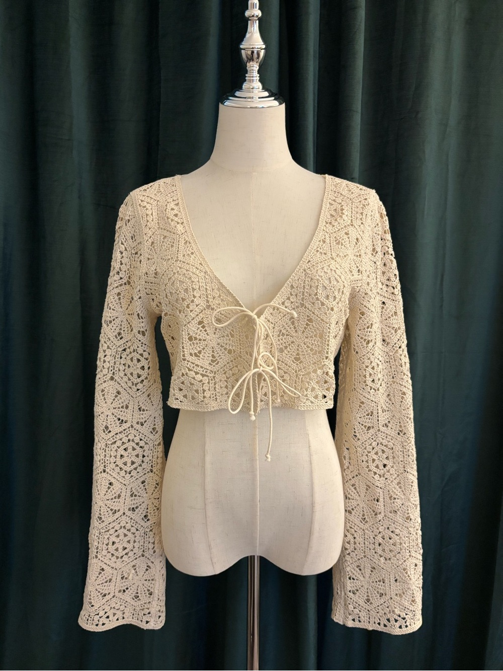 H&M Cream Crochet Tie-Front Long Sleeve Crop Top
